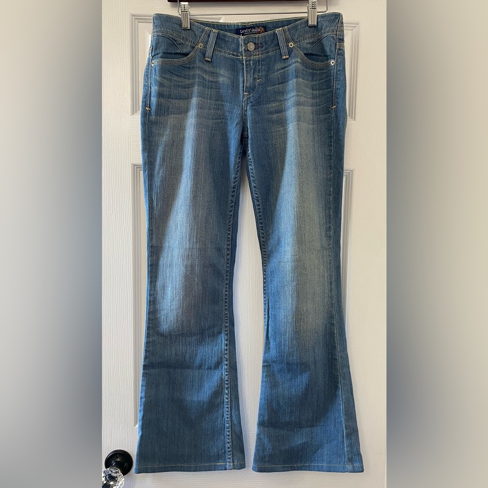 Levi’s Low Rise Flare Jeans